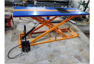 FOOT OPERATED HYDRAULIC RAMP