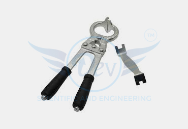 CASTRATION CLAMP FOR SHEEP.