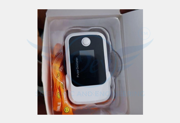 FINGERTIP PULSE OXIMETER