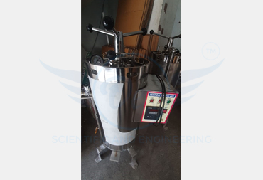 VERTICAL AUTOCLAVE